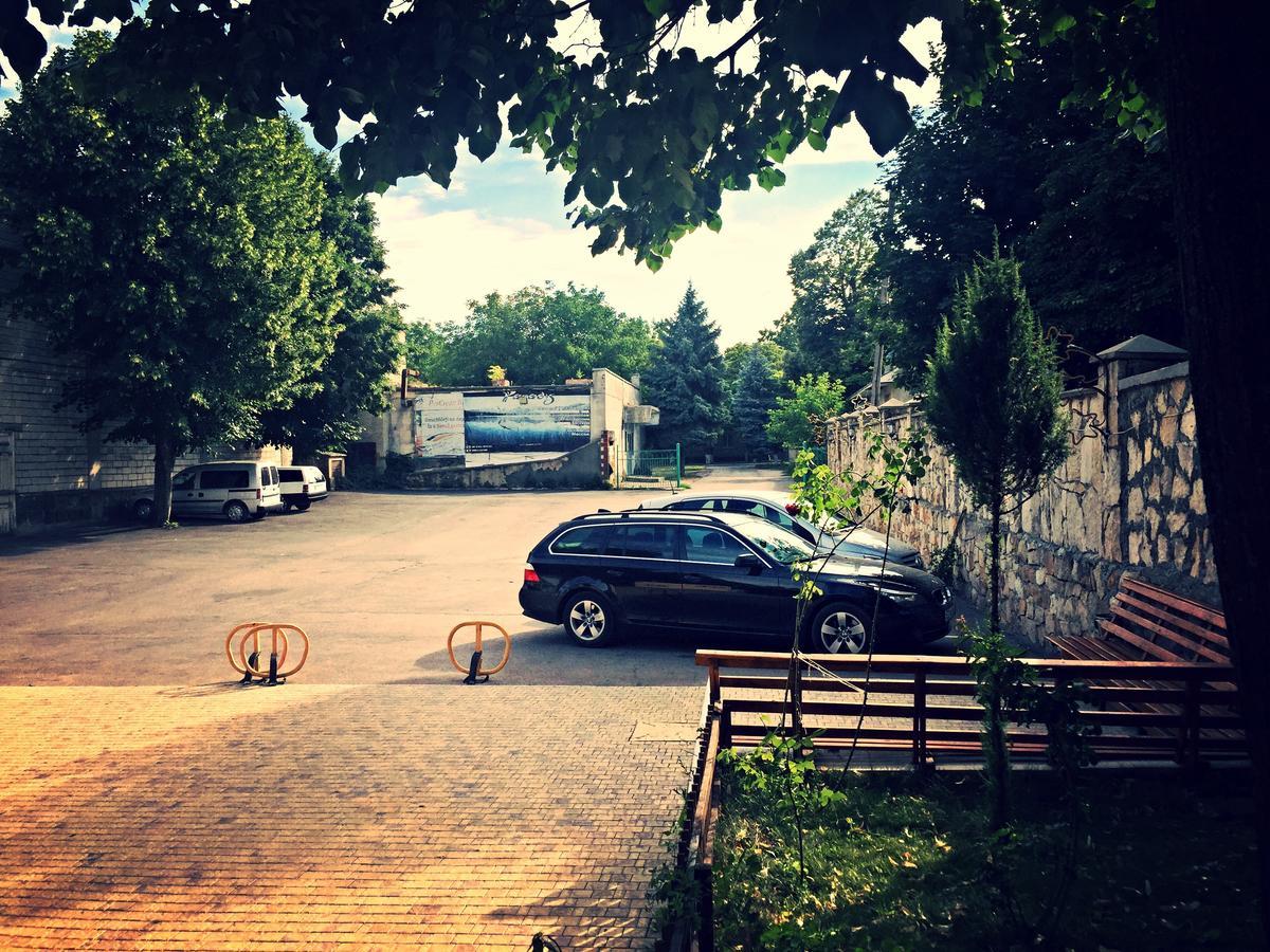 Vila Bomond Hotel Edinet ภายนอก รูปภาพ