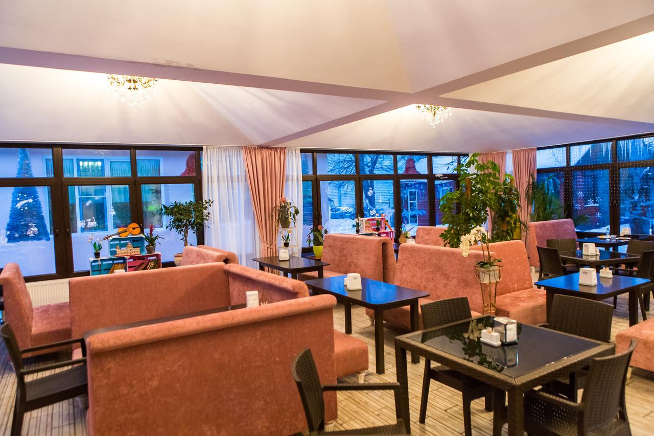 Vila Bomond Hotel Edinet ภายนอก รูปภาพ