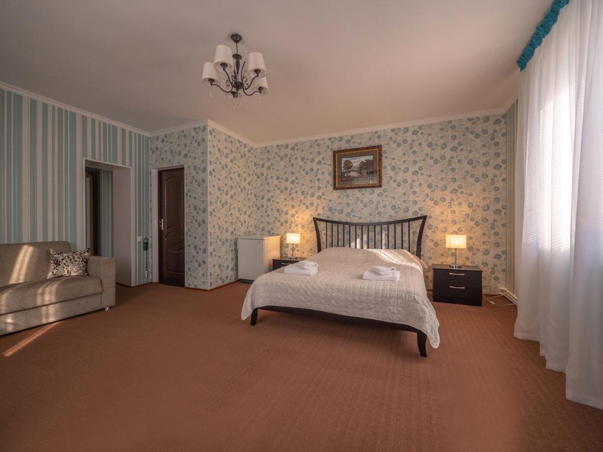 Vila Bomond Hotel Edinet ภายนอก รูปภาพ