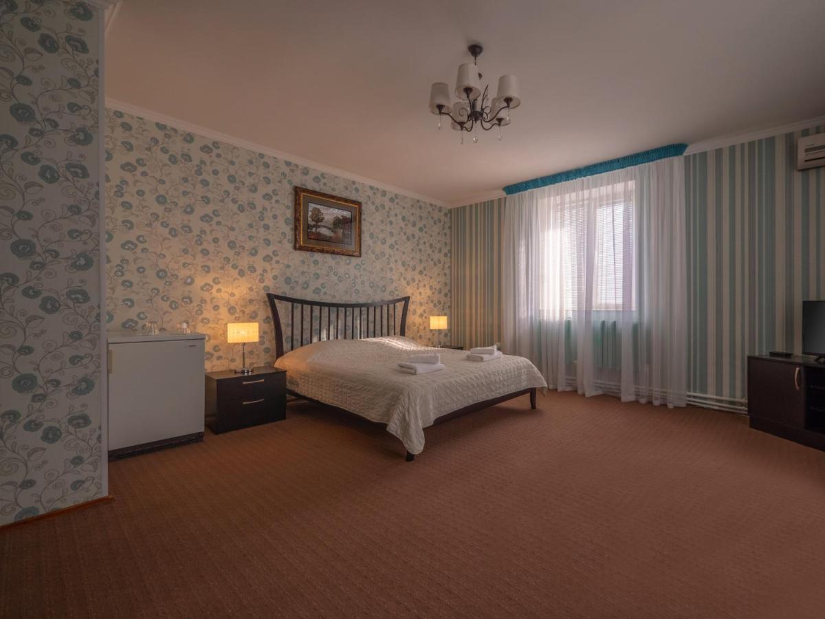 Vila Bomond Hotel Edinet ภายนอก รูปภาพ