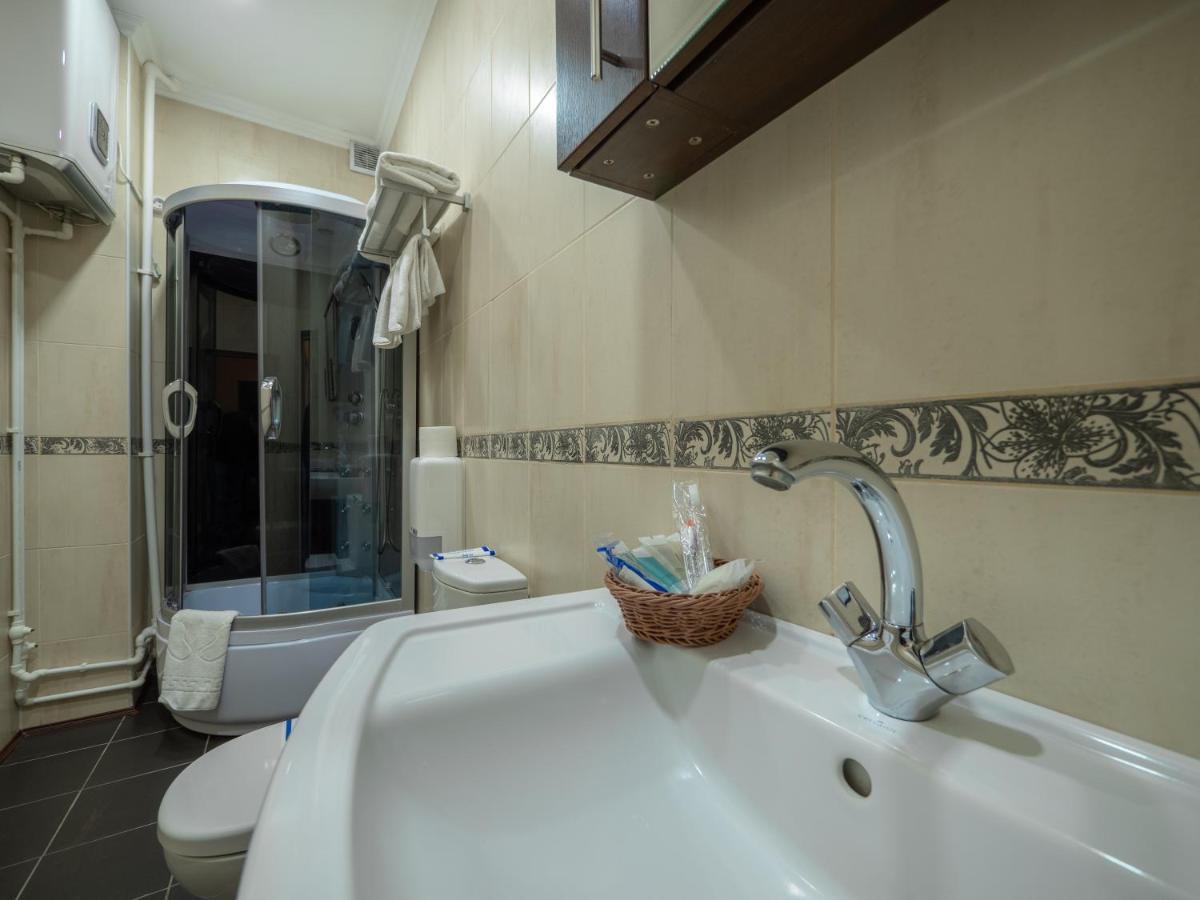 Vila Bomond Hotel Edinet ภายนอก รูปภาพ